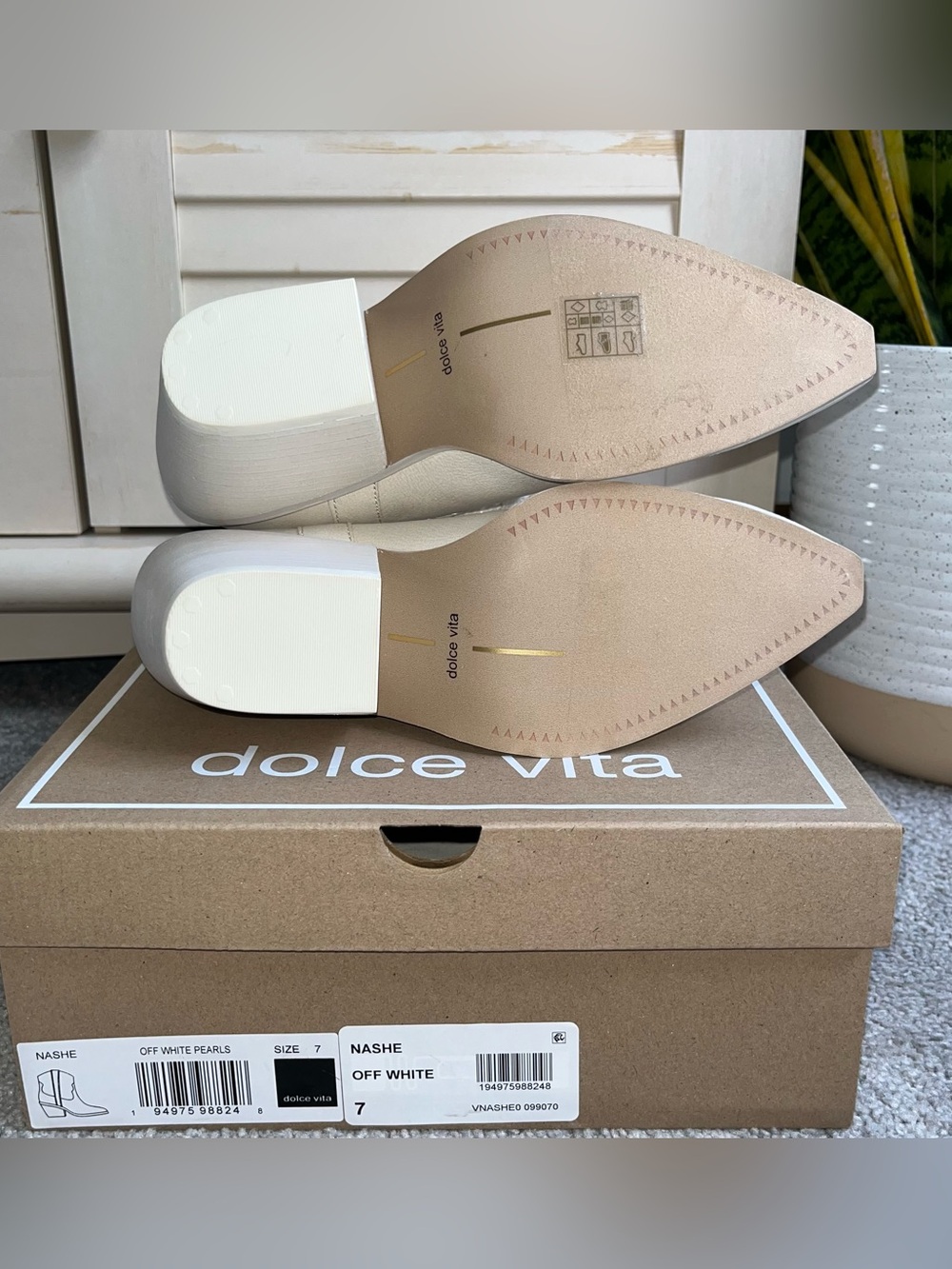 Dolce Vita Nashe Genuine Leather Pearl Boot  Size 7 New in Box - Picture 6 of 6